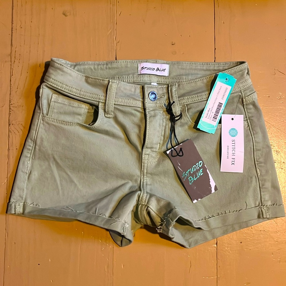 *NWT* Studio Blue Kadence light green shorts